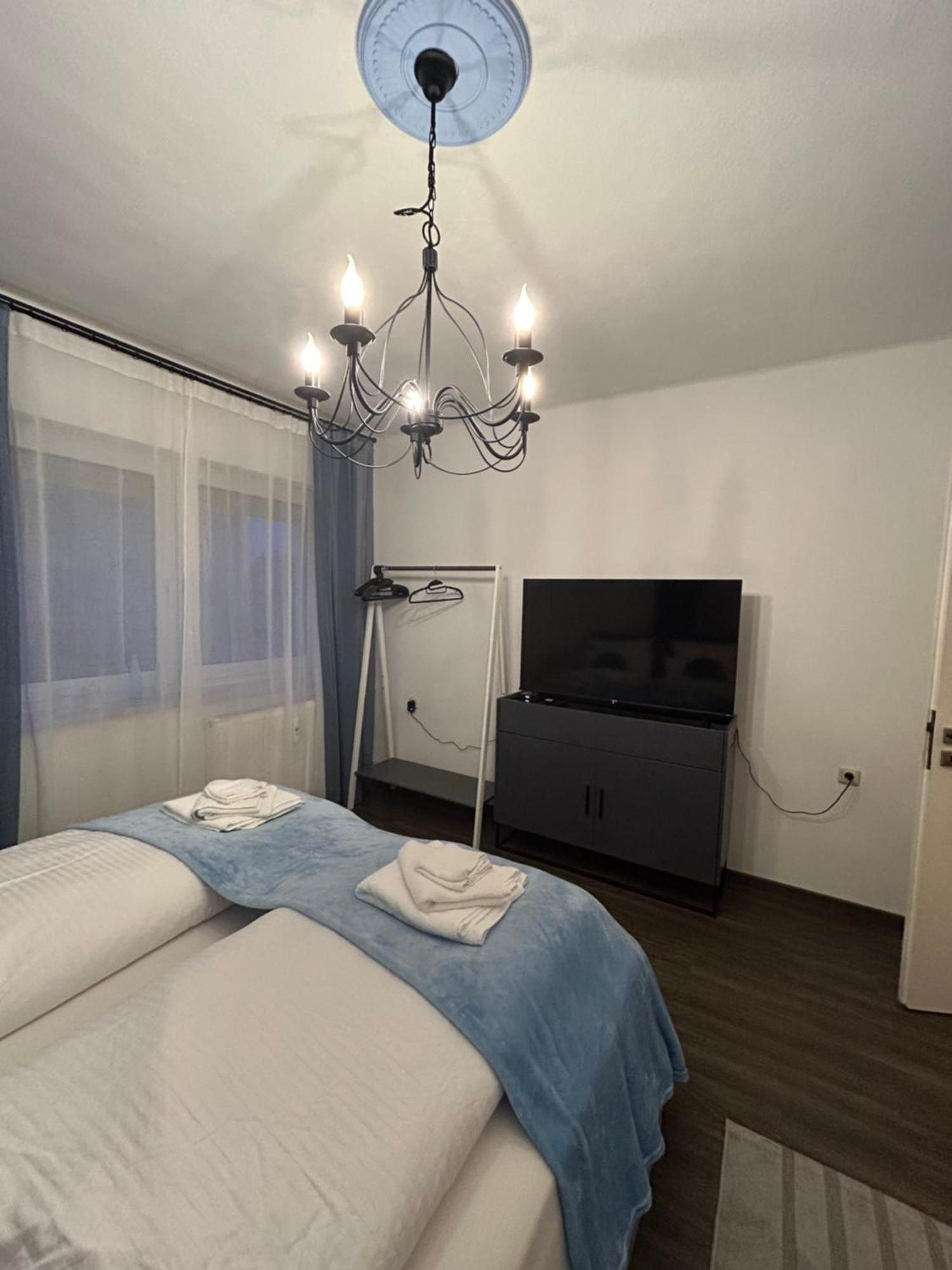 Mintara Apartment Charme Der Stadt Parkplatz Netflix Und Sky Lichtenfels  Esterno foto